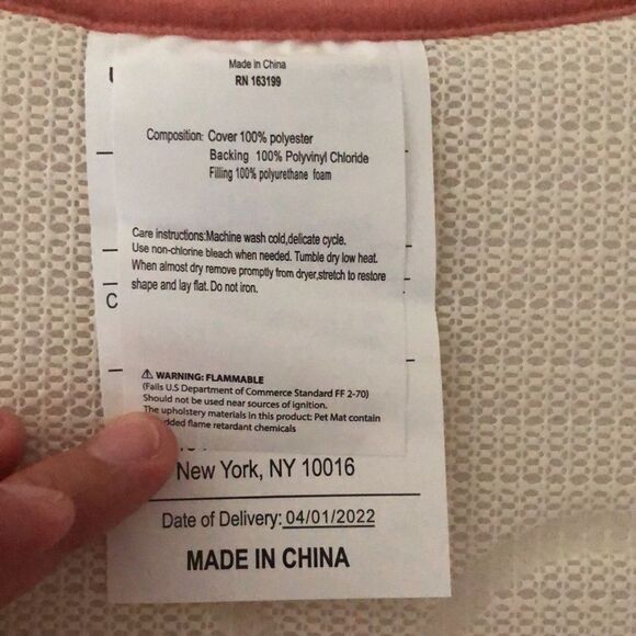 Woof Multi-purpose Comfort Pet Mat in Pink - Picture 6 of 9